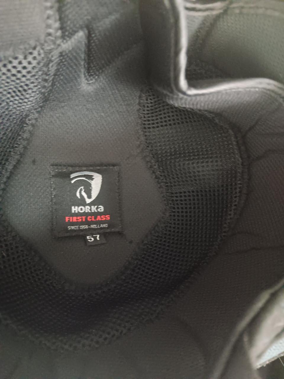 Paardrijlaarzen en cap