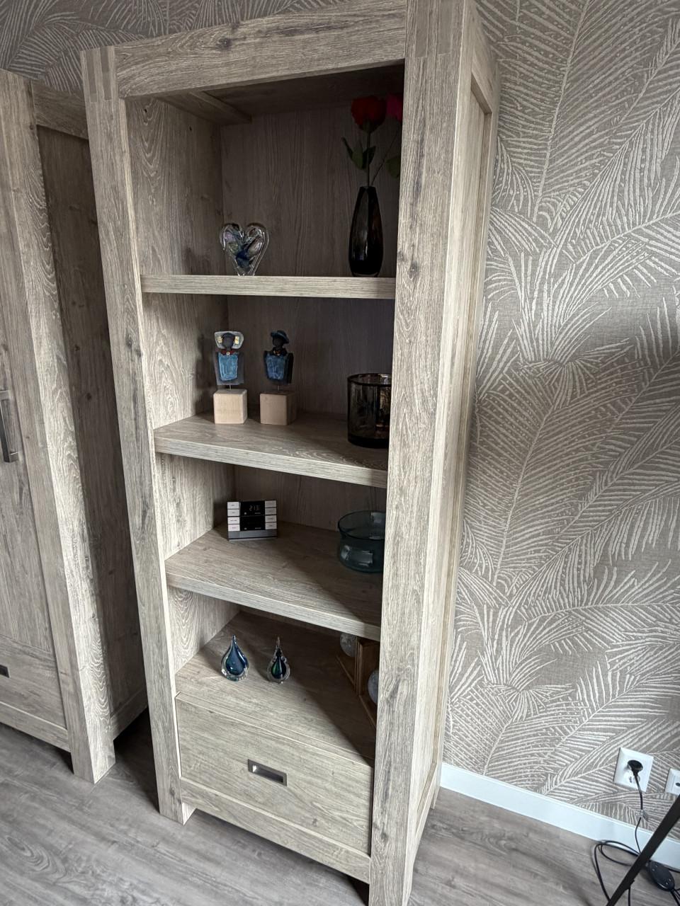 Open kast
