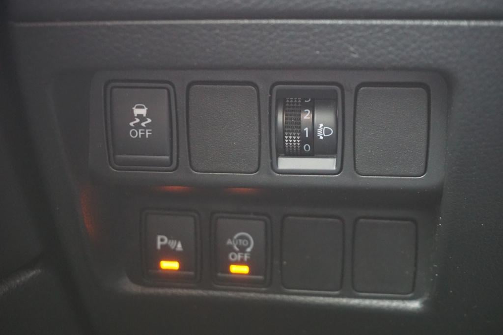 Nissan Qashqai 1.2 acenta climate / navi / cruise / camera / parkeers. / tr