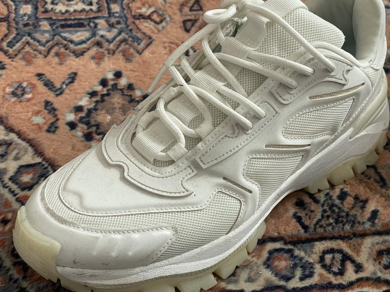 H&M maat 45 Witte sneakers chunky zool  Maar 2x gedragen