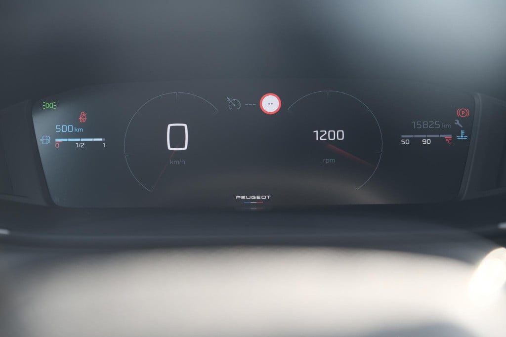 Peugeot 208 puretech 100 allure | 360 camera | dodehoekdetectie | apple car