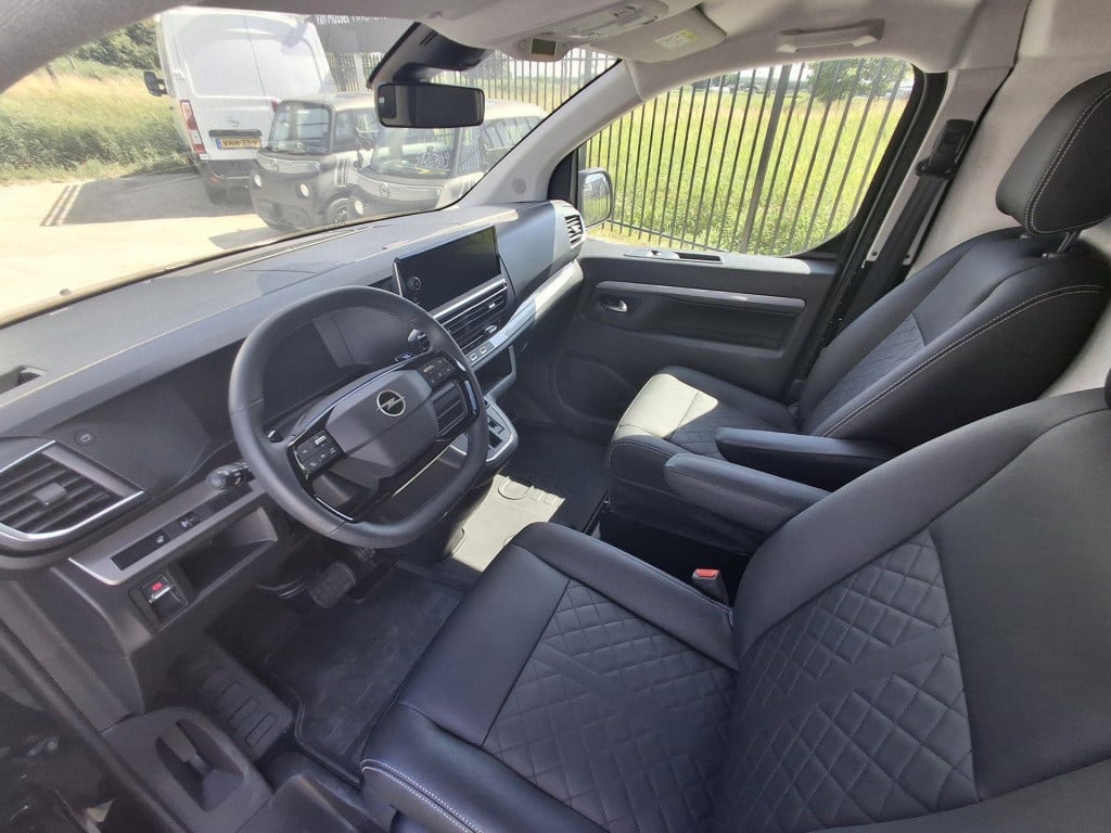Opel Vivaro 2.0 diesel 180 s&s l3 automaat | leder | trekhaak | navi