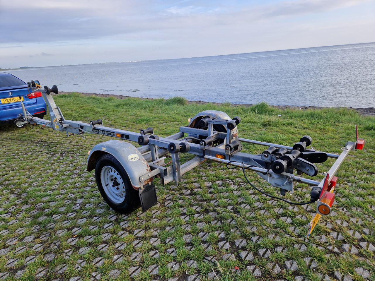 RIBA BV 1400 kg geremde trailer met NL kenteken € 1650,-