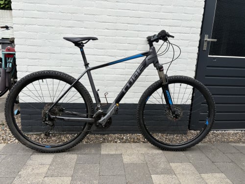MTB CUBE zwart 29”/ 52cm