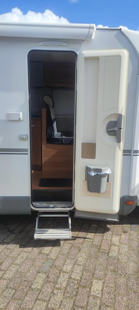 Camper Knaus Sport T1 2011 160PK Enkele Bedden Xl Garage