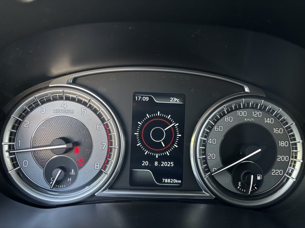 Suzuki Vitara 1.4 boosterjet style smart hybrid/trekhaak/all-seasonbanden