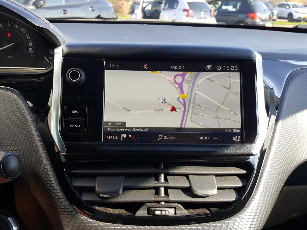 Peugeot 208 gtline 1.2-110pk automaat (eat6) trekhaak | apple carplay & and