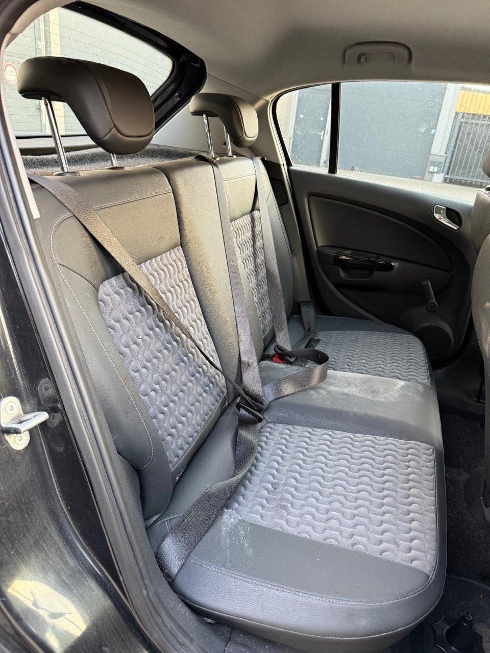 Opel Corsa 1.4-16V Cosmo 164.196KM