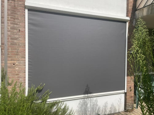 Zonnescherm buiten verticaal