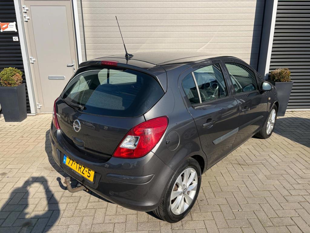 Opel Corsa 1.2-16v anniversary edition