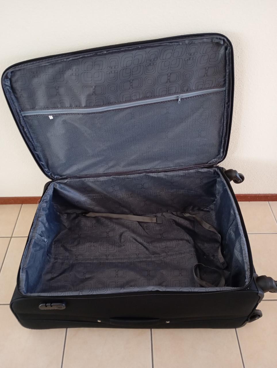 Stevige zwarte koffervan het merk S B