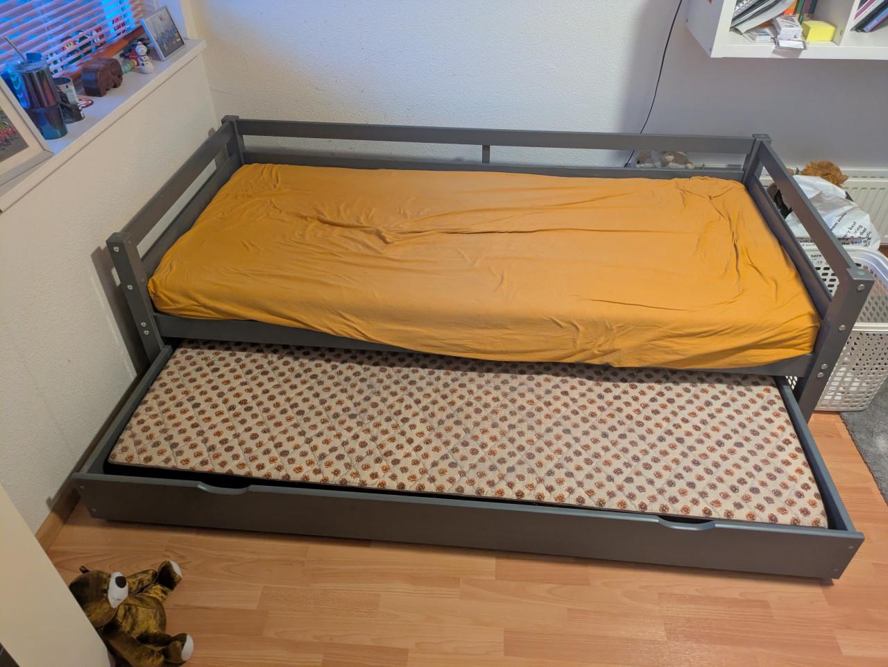 Bed met onderschuif bed