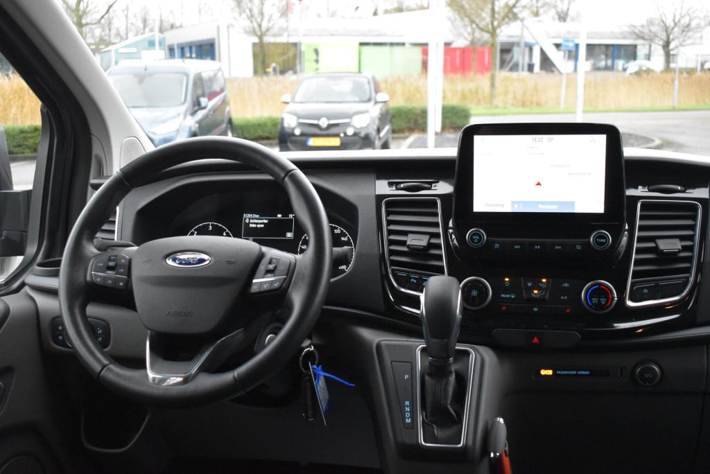 Ford Transit Custom 300 2.0 tdci l1h1 limited dc | trekhaak | cruise contro