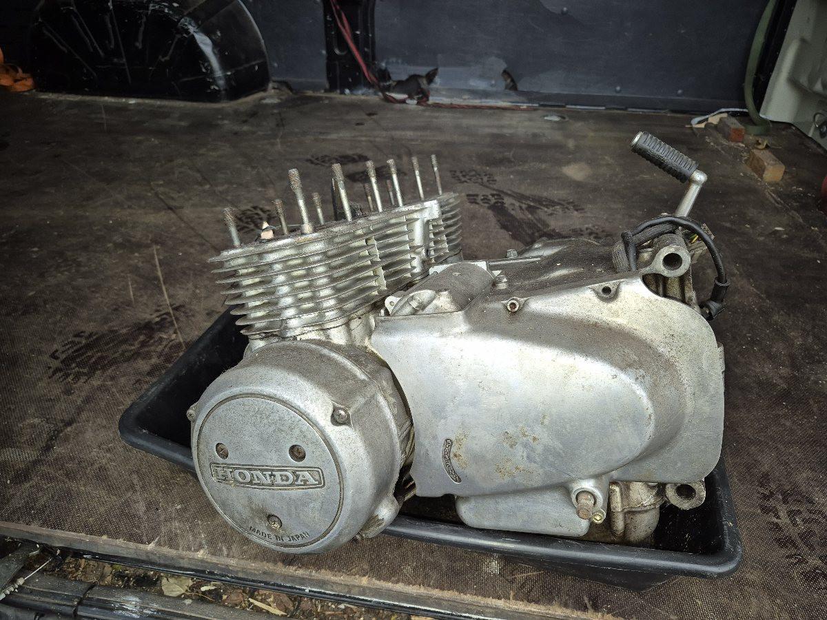 10.000 Nieuwe en gebruikte motor onderdelen