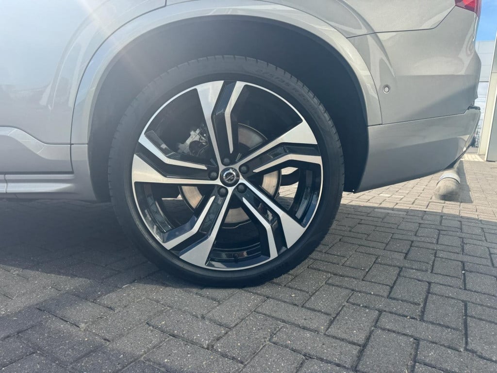 Volvo XC90 t8 455pk recharge ultra dark| full options!! b&w | luchtvering