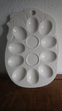 Schaaltje voor gevulde eieren (kip)