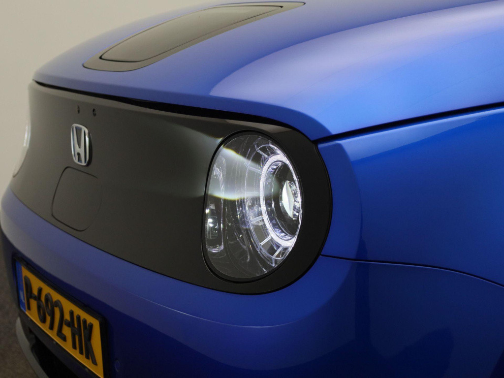 Honda E advance 17" | automaat | navigatie | panoramadak | 360 camera | app
