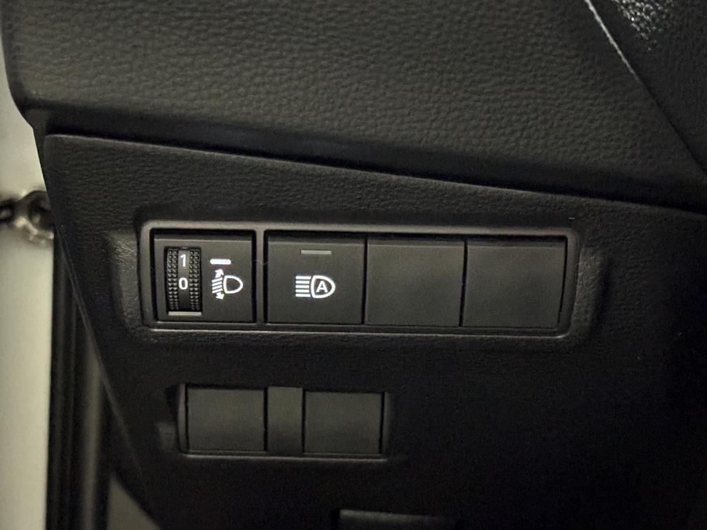 Toyota Corolla Cross hybrid 200 style| adap.cruise| camera| pdc| keyless
