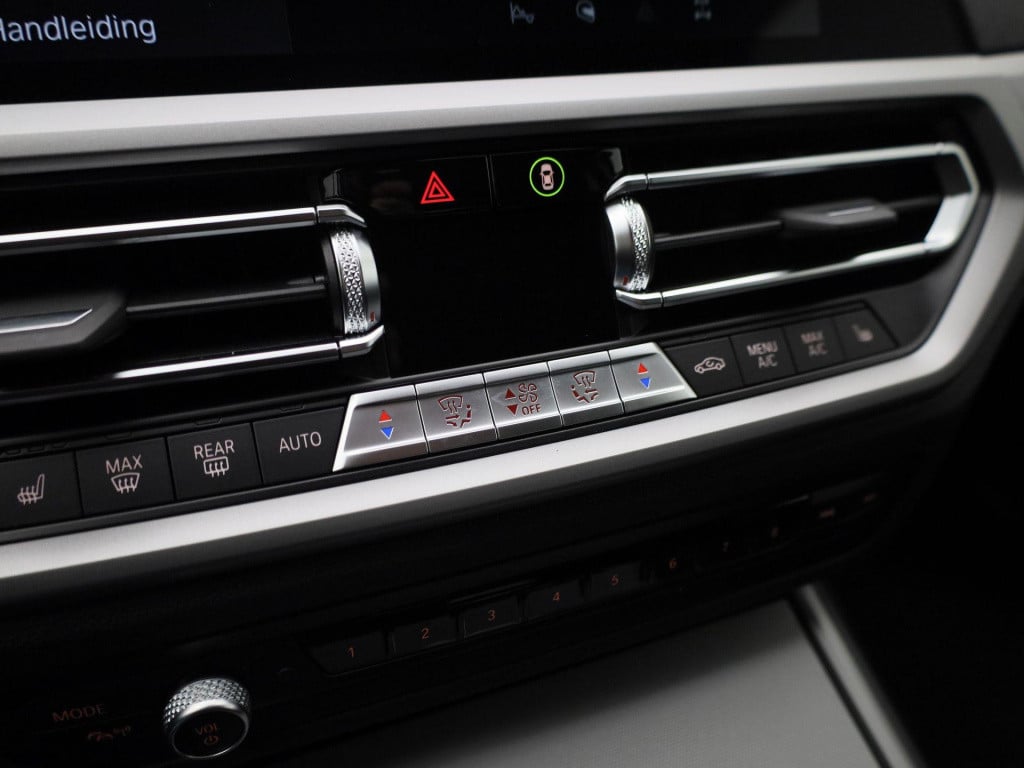 BMW 3-serie 320e high executive | automaat | navigatie | leder | elektrisch