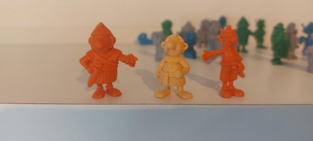Te koop 21 Asterix en Obelix plastic figuurtjes uit de jaren 70
