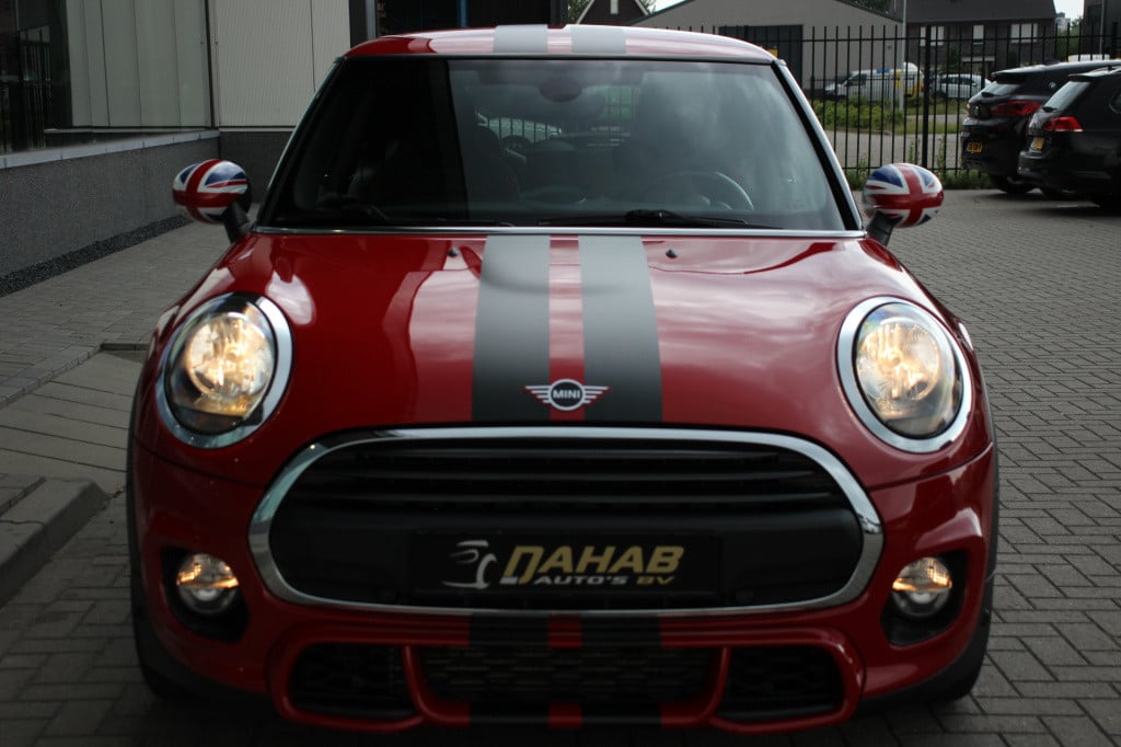 Mini Cooper mini 1.5 | john cooper works pakket | jcw stoelen | parkeersens