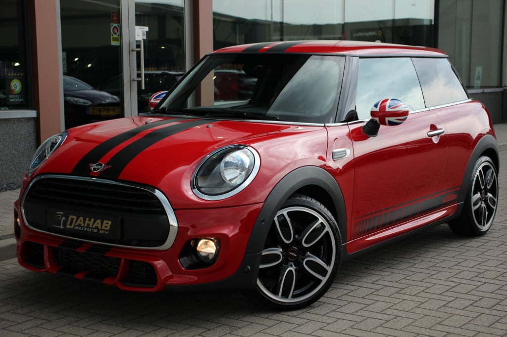 Mini Cooper mini 1.5 | john cooper works pakket | jcw stoelen | parkeersens