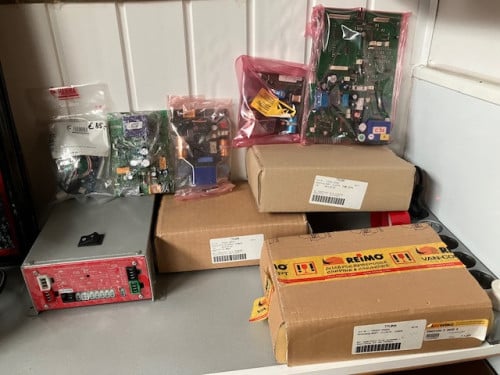 Camper/caravan accessoires, grote partij handel,alles nieuw ook printplaten