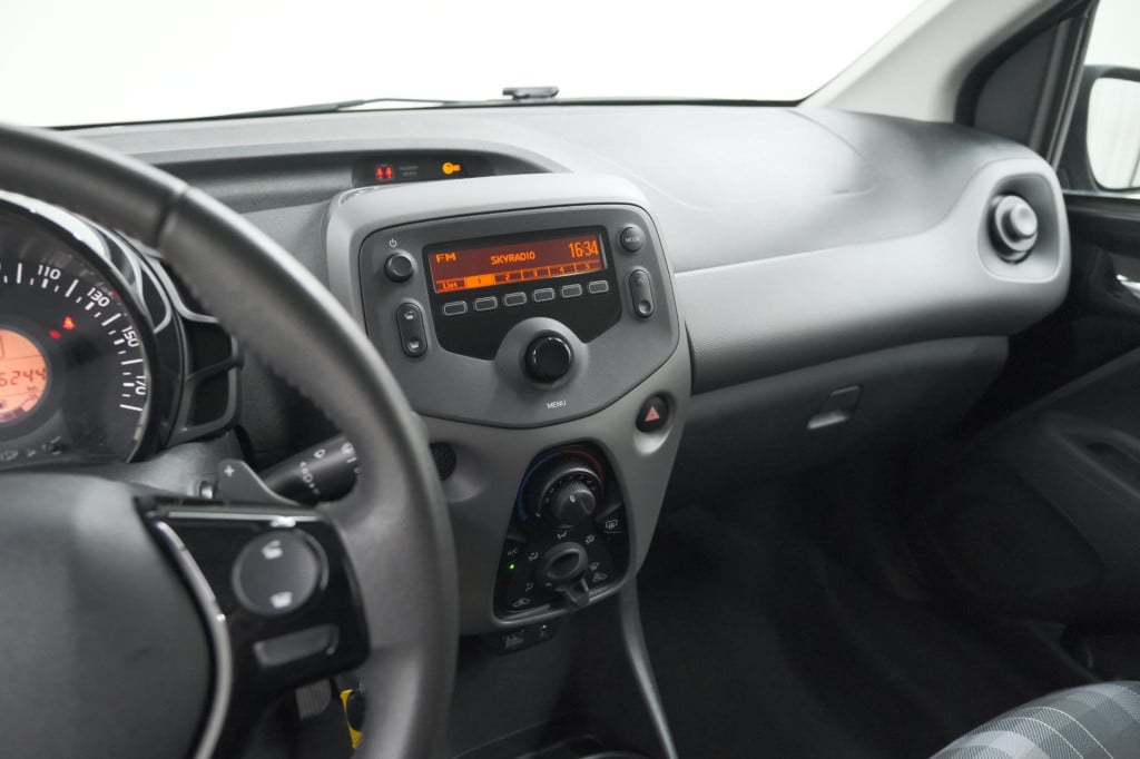 Peugeot 108 1.0 e-vti active | unieke auto! | automaat | airco | getint gla