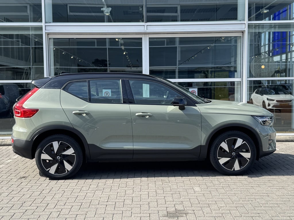 Volvo XC40 extended plus 252pk 82 kwh| trekhaak| adap.criuise| stoel.verw|