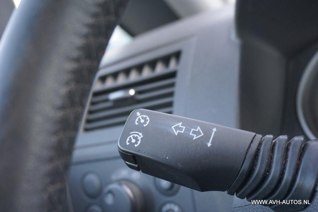 Opel Zafira 1.6 business, 7-persoons, nw-apk