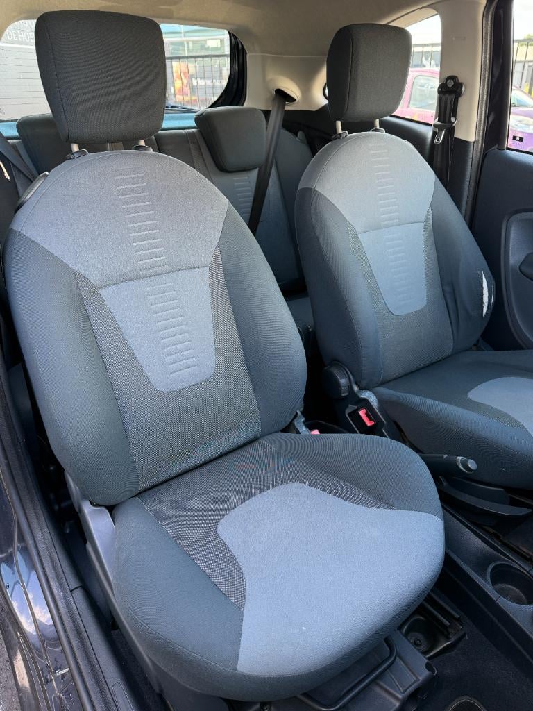 Ford KA 1.2 titanium - airco - nieuwe distributie