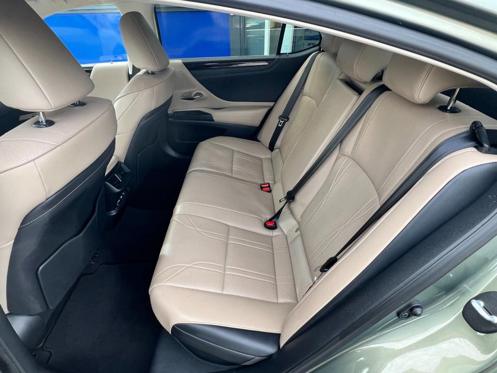 Lexus Es 300h luxury line , elektrisch panodak enz..