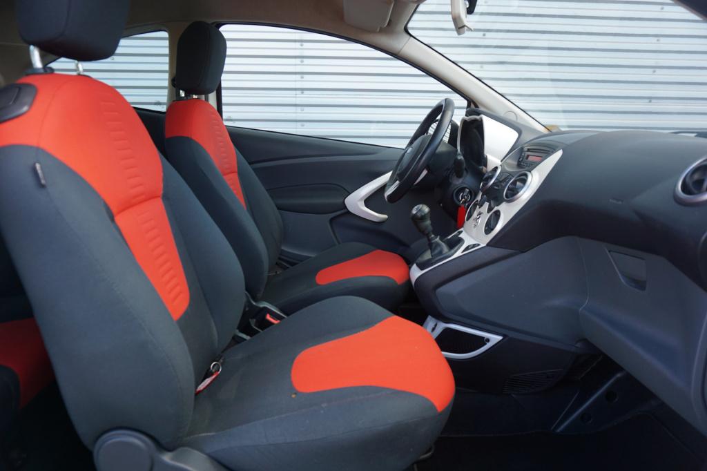 Ford KA 1.2 titanium airco / elektr. ramen / lm velgen / nap / nieuwe apk!