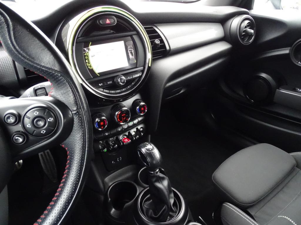 Mini Cooper mini 1.5 business automaat | led