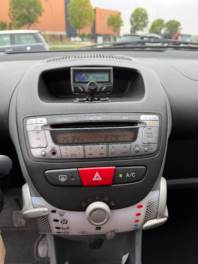 Peugeot 107 1.0 - urban move - airco - 5drs