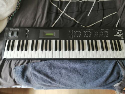 Korg X5 synthesizer