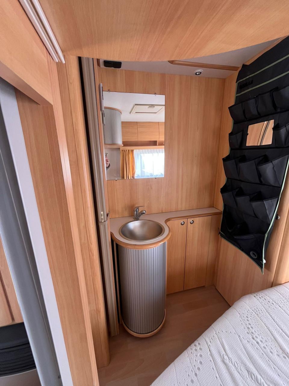 Caravan; Home-car Racer 45 Spirit met zakluifel