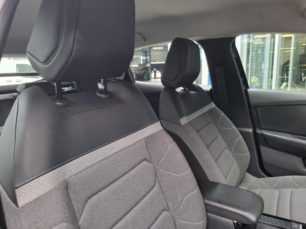 Citroen C4 130 eat8 shine automaat clima/lmv/nav/cam