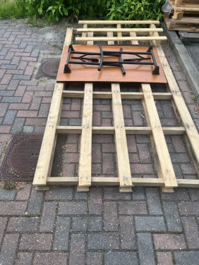 2x pallet en opklapbare tafel