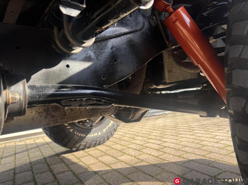 Land Rover Defender 2.2 d sw 90" adventure+ limited edition