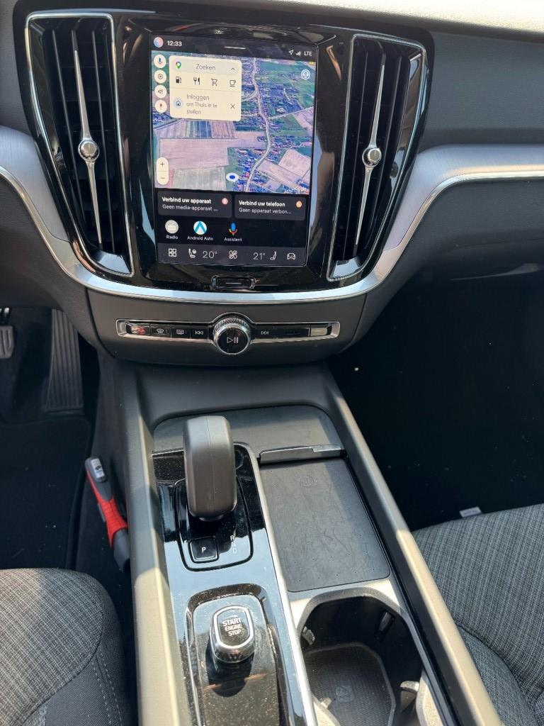 Volvo V60 2.0 b4 essential edition