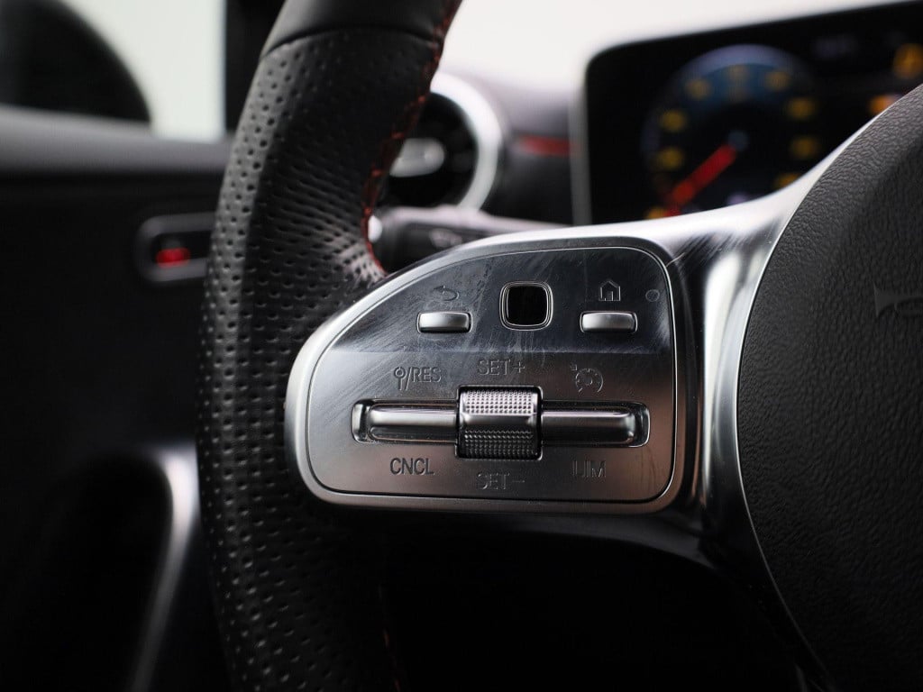 Mercedes-Benz A-Klasse 180 advantage | automaat | virtual cockpit | camera 