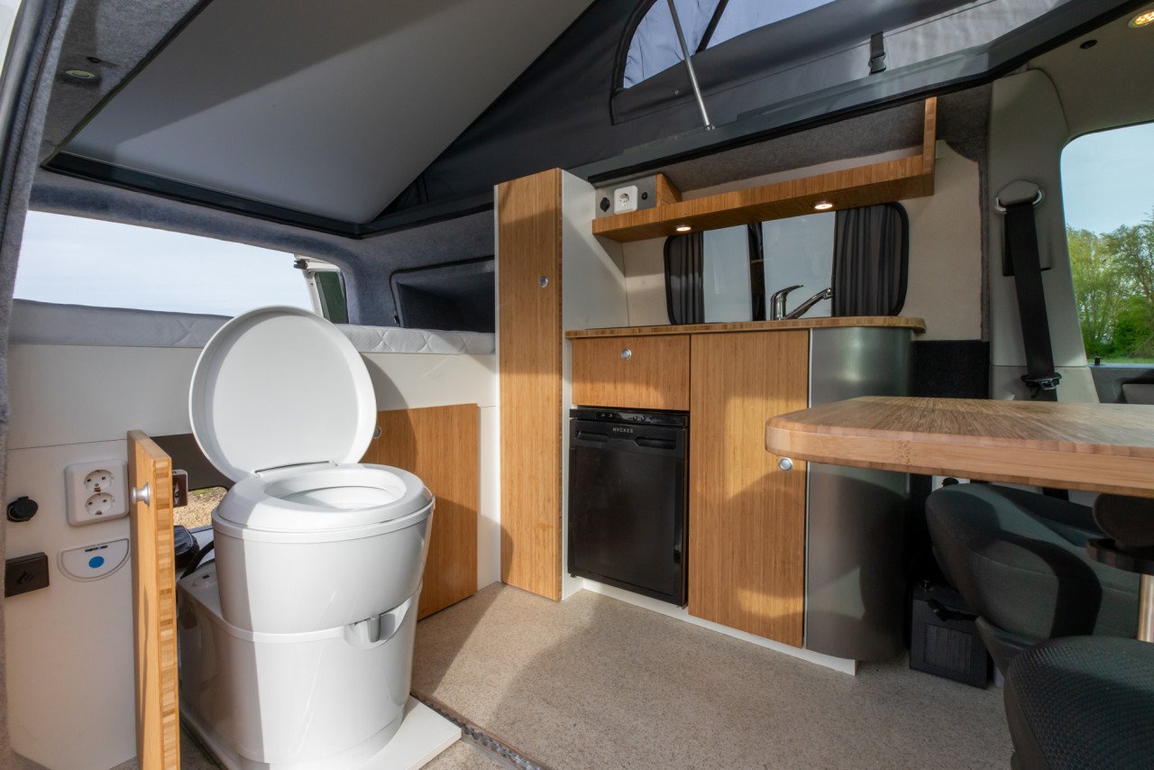 Te Huur, VW Transporter buscamper met vast bed