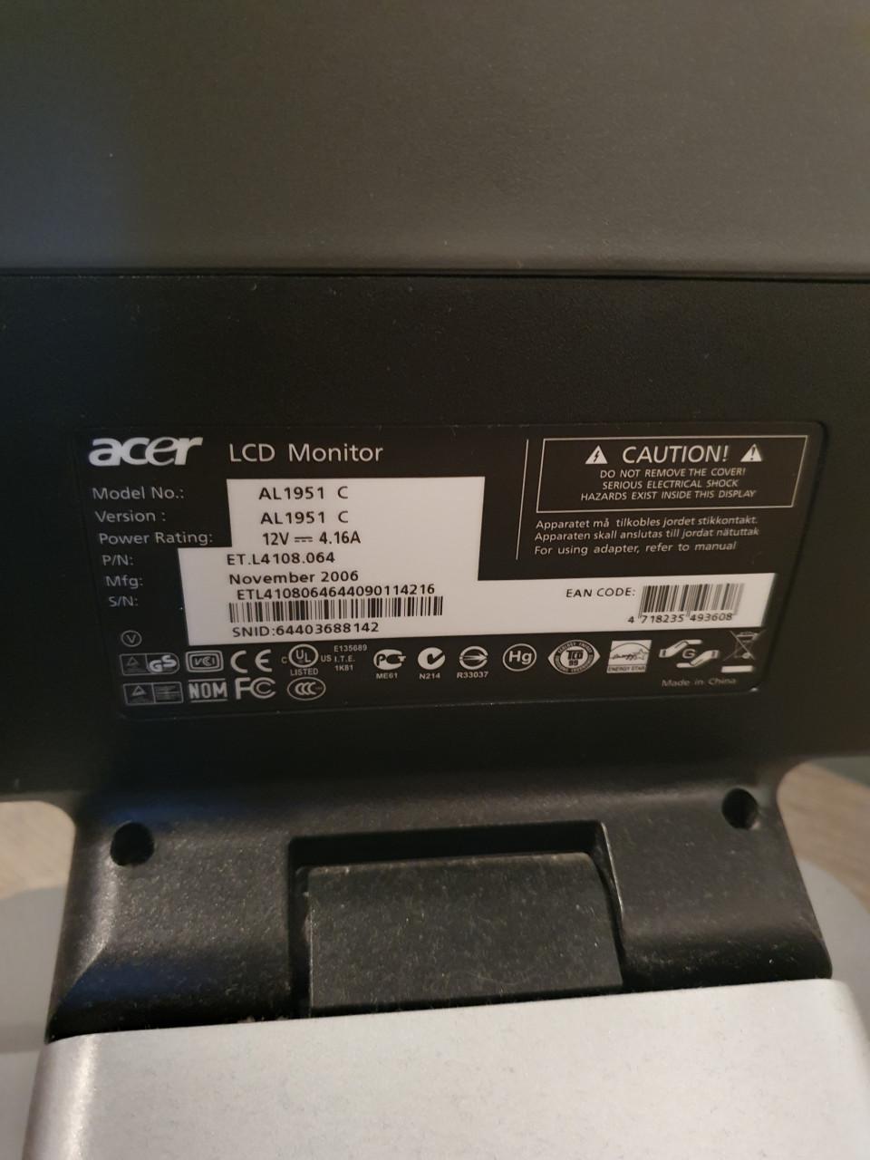 Computerbeeldscherm en toetsenbord merk Acer en t