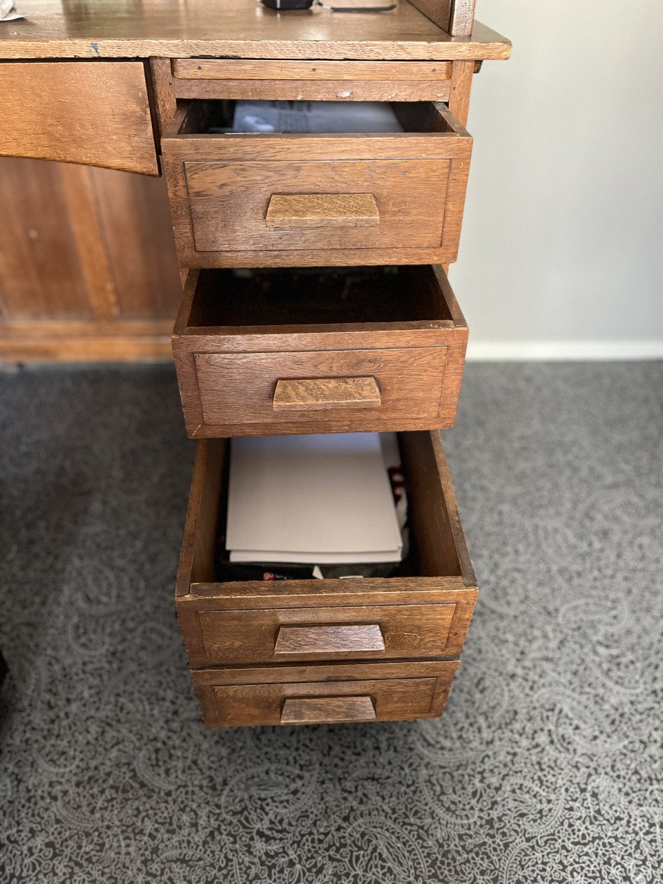 VINTAGE BUREAU