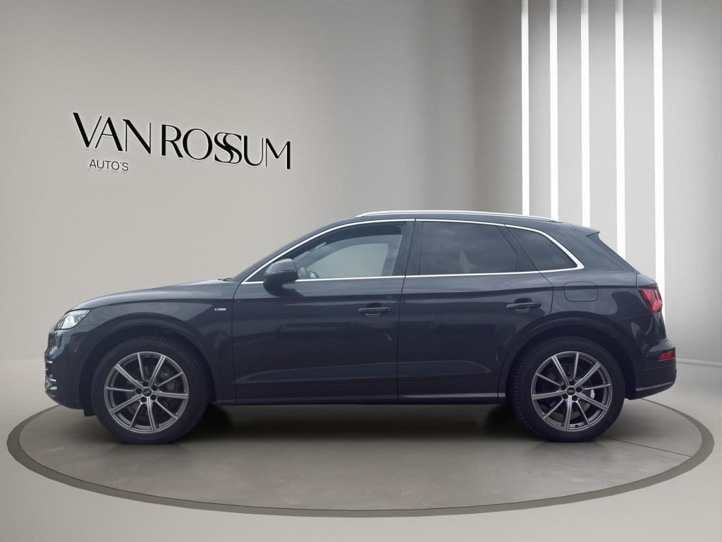Audi Q5 55 tfsi e quattro competition s-line | luchtvering | head-up | 20"|