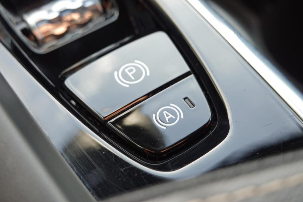 Volvo XC60 2.0 b5 r-design