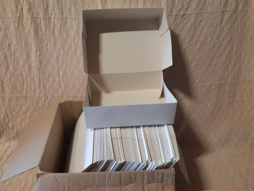 Taart- en cake dozen leeg, ongevouwen