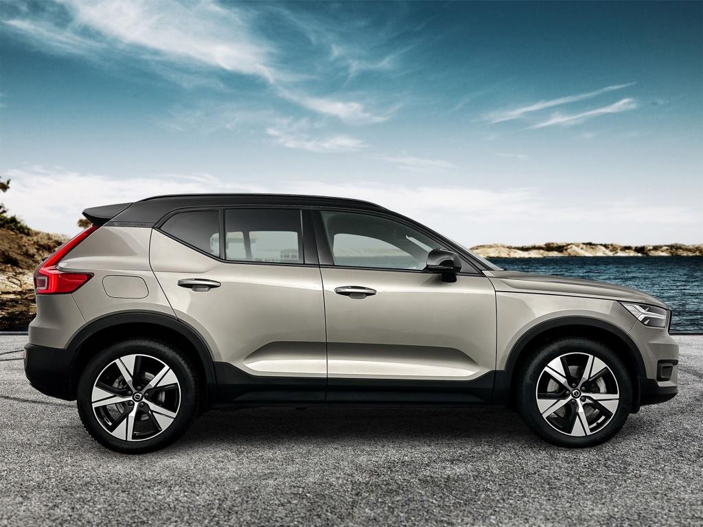 Volvo XC40 t4 211pk recharge r-design| adap.cruise| pano| camera| stoel
