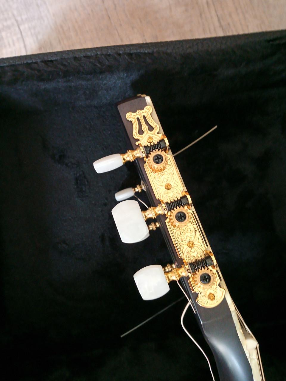 Te koop Ibanez TOD10N Tim Henson Sign. incl. nieuwe koffer